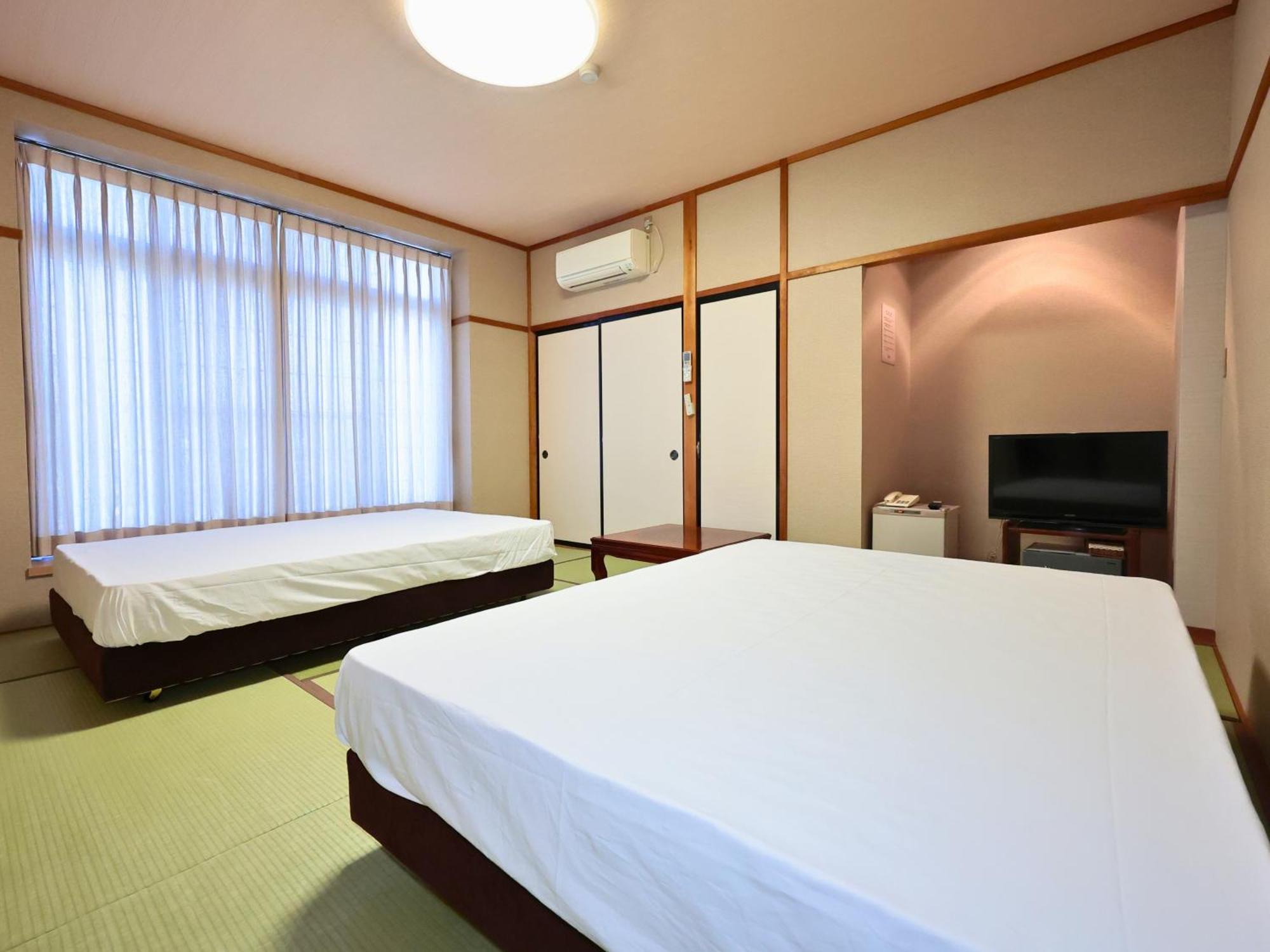Oyado Hachibei Hotel Takayama  Exterior photo